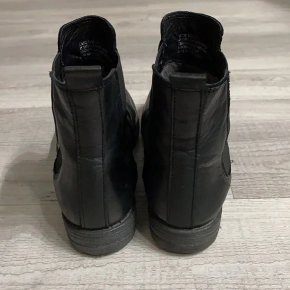 Miz Mooz Lissie Chelsea Boots - Picture 6 of 15